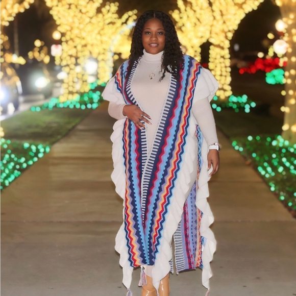 Colorful Zigzag Patterned Poncho - Picture 4 of 6